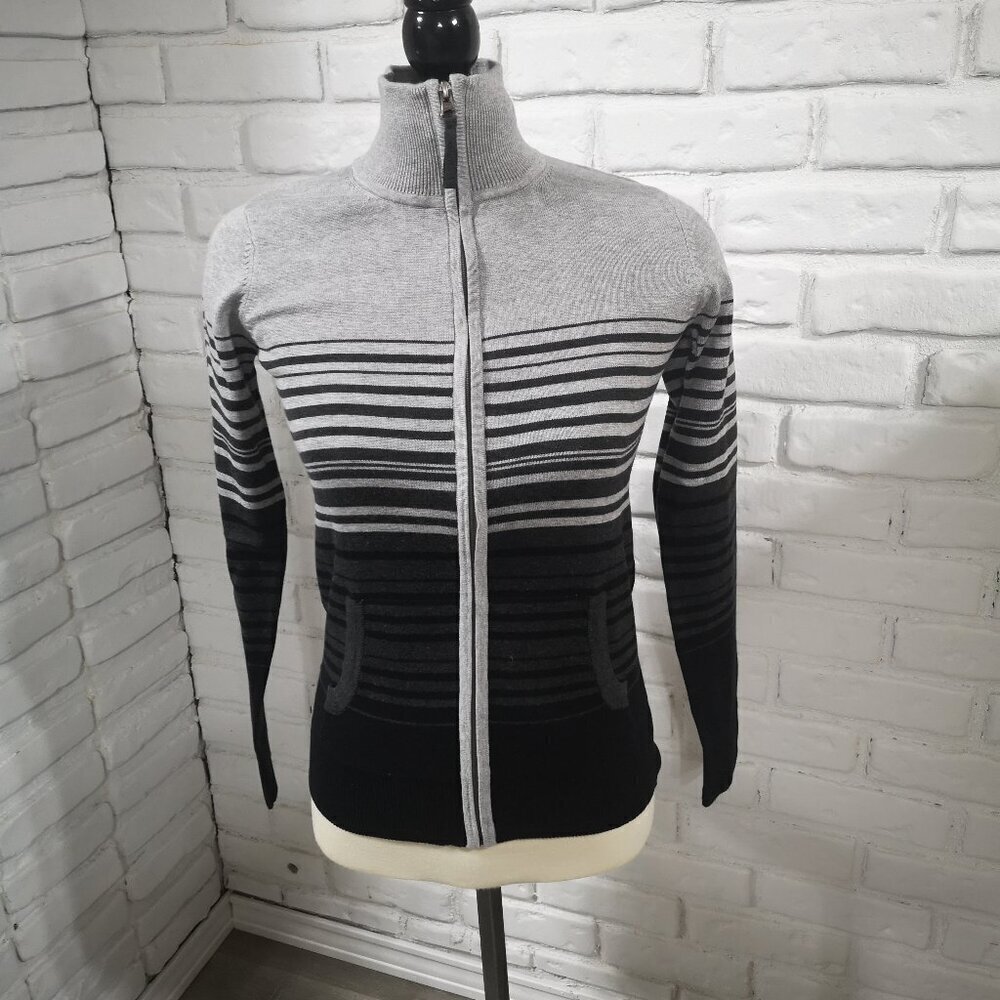 NWOT Denver Hayes Soft Ladies Size Small Full Zip Grey & Black Sweater